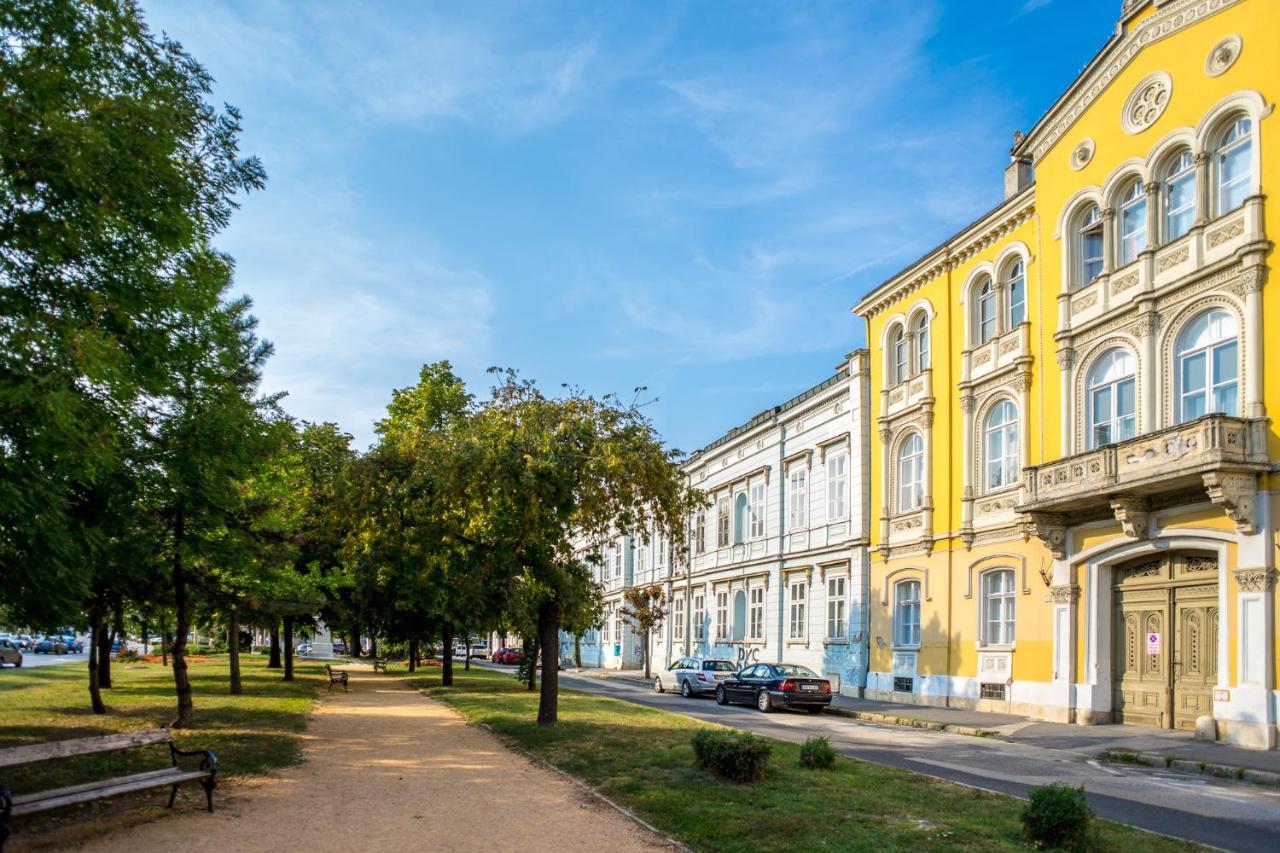 Ybl Apartment City Center Székesfehérvár Eksteriør billede